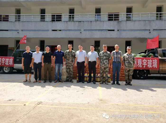 南宫体育网站玻璃看望慰问嘉明部队 共叙军民鱼水情