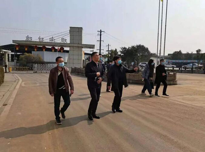 泸县县委副书记、县长曹阳带队到我司督导工作