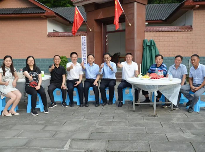 中国三农产业发展研究院专家组莅临南宫体育网站集团调研指导工作